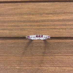 18k. 750 white gold ring with diamonds